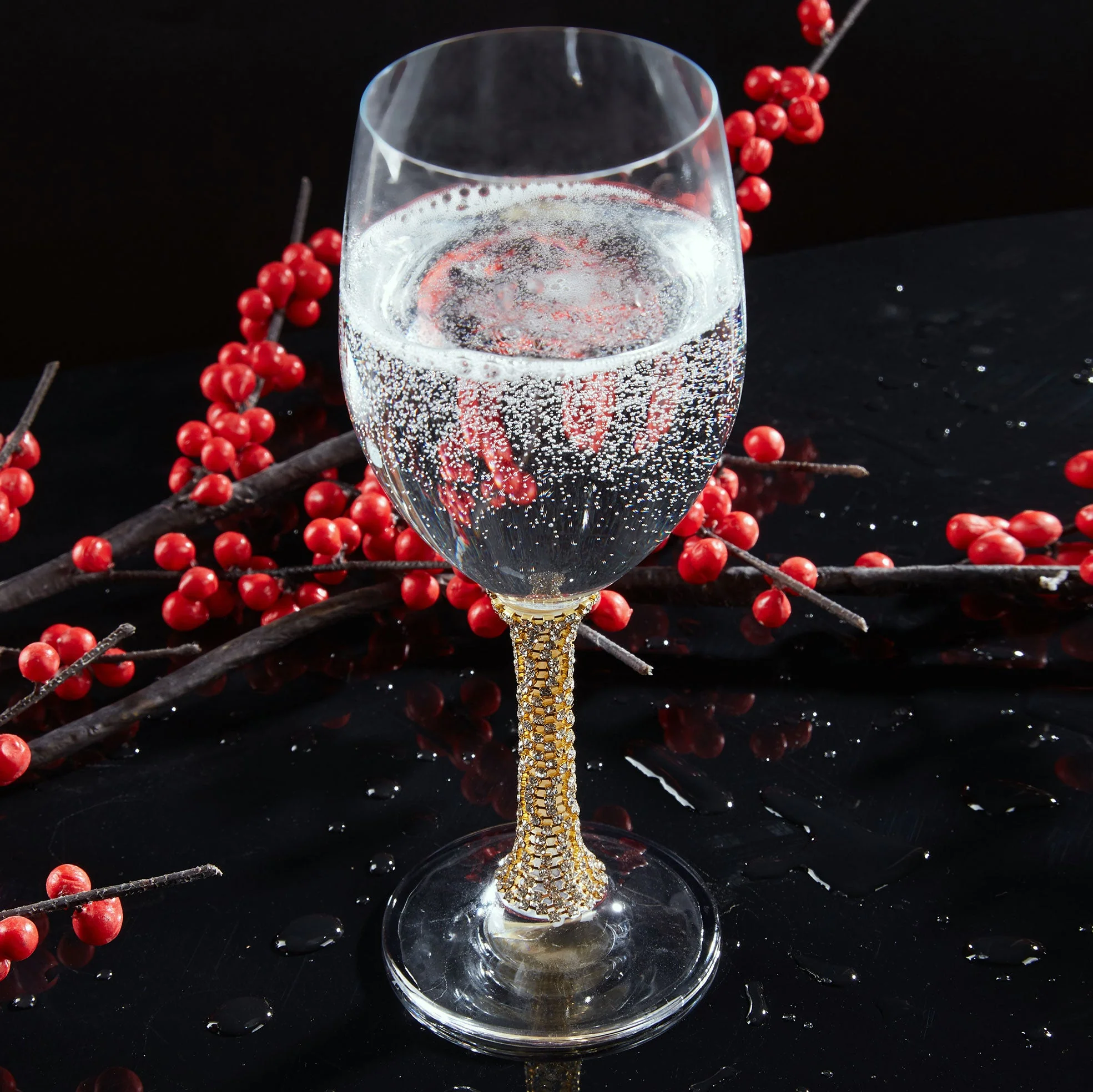 Berkware Set of 2 Crystal Wine Glasses - Elegant Gold tone Studded Long Stem Red Wine Glasses - Image 7
