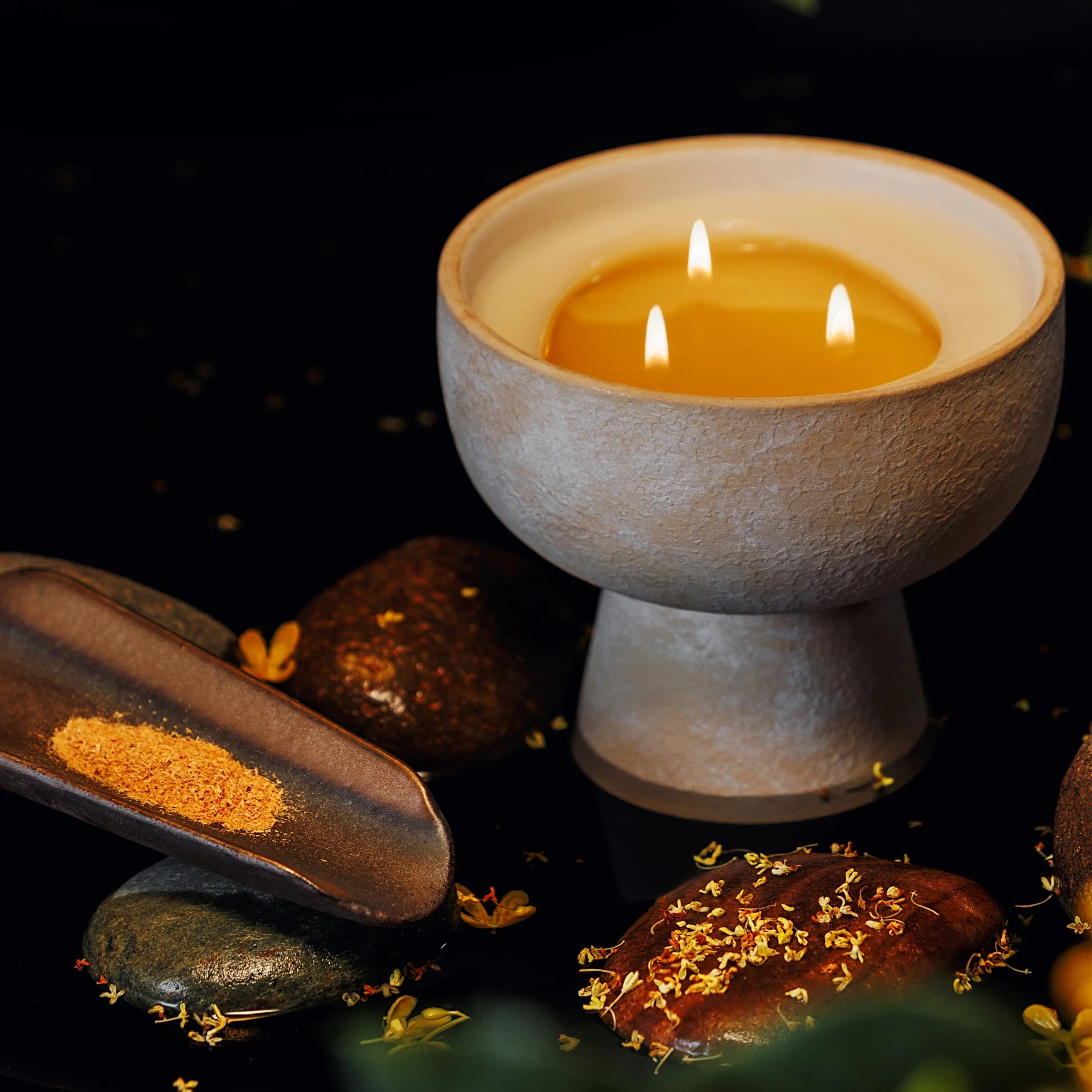 Calm Refillable Candle Osmanthus & Sandalwood - Image 9