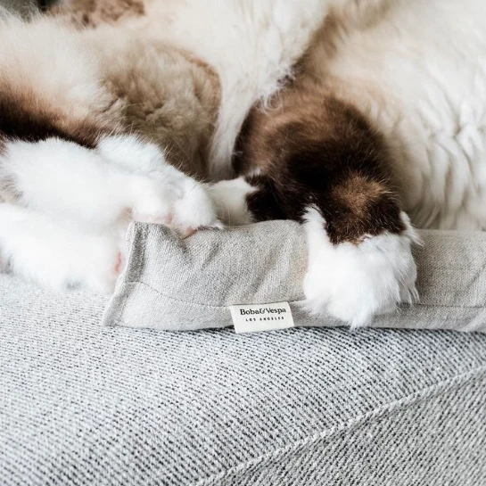 Cat Kicker Toy for Bunny Kicks in Hemp and Cotton with Organic Catnip - Image 4
