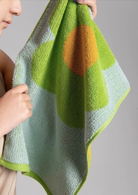 Cute Whimsical Sunflower Bath Towel - Ultra Soft & Absorbent Staple Cotton - Image 7