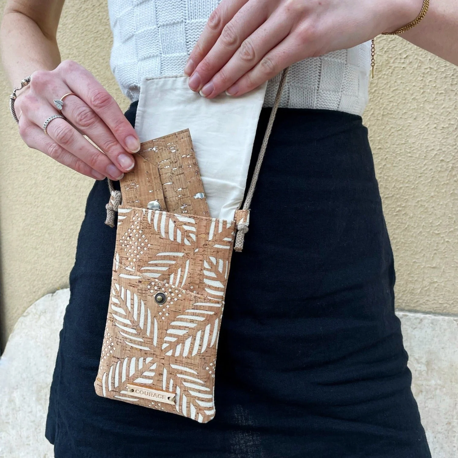 DAYDREAMER phone sling | CREAM - Image 4