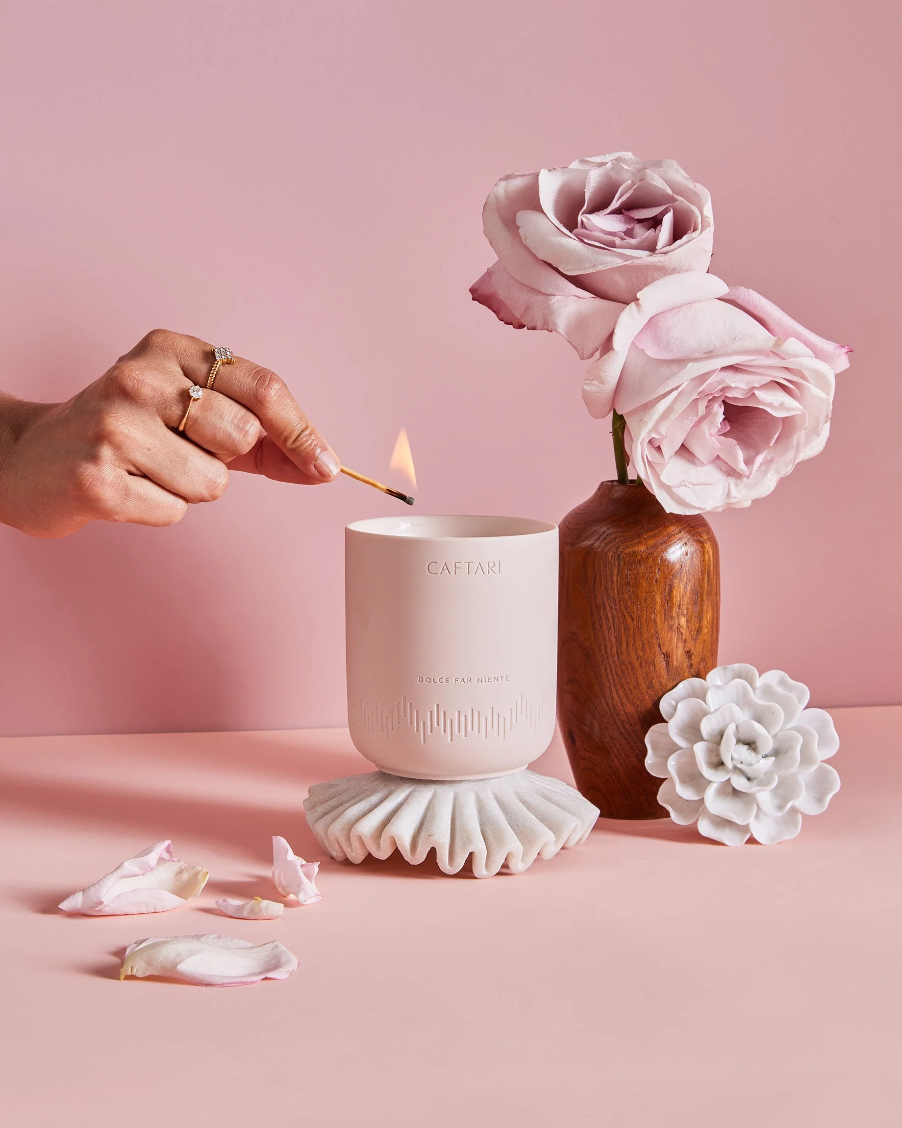 Dolce Far Niente Aromatherapy Candle with Rose Essence for Serenity & Mindfulness - Image 3