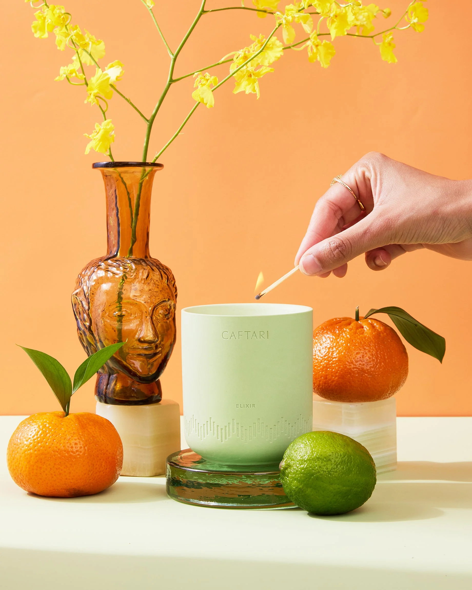 Elixir Citrus Aromatherapy Candle for Energy and Awareness - Image 3