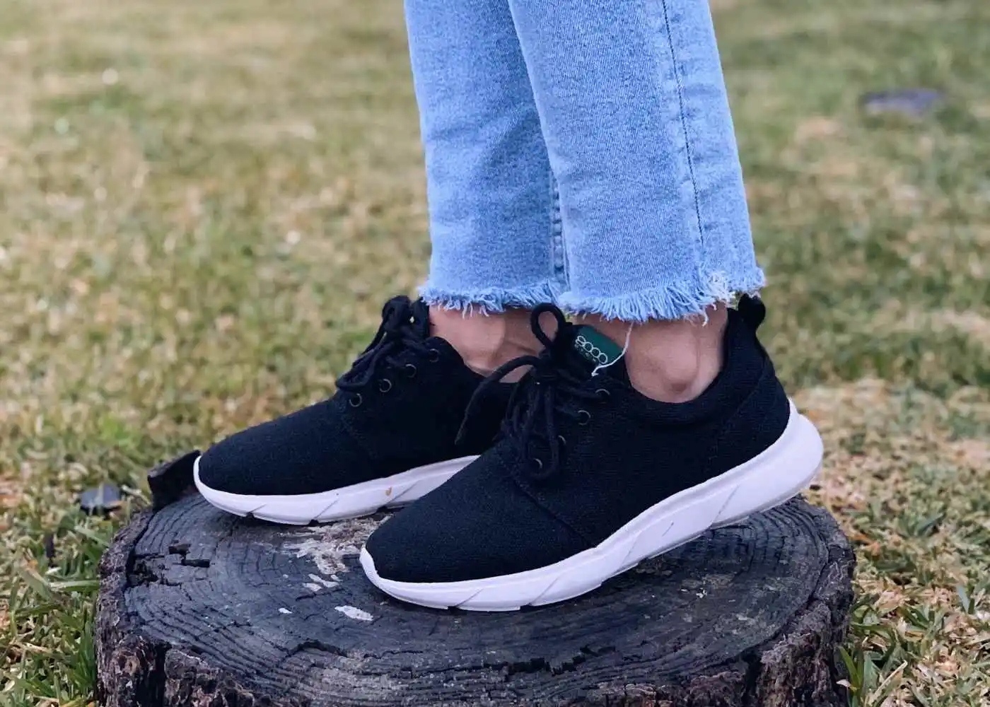 Explorer V2 for Women Black and White - Image 7