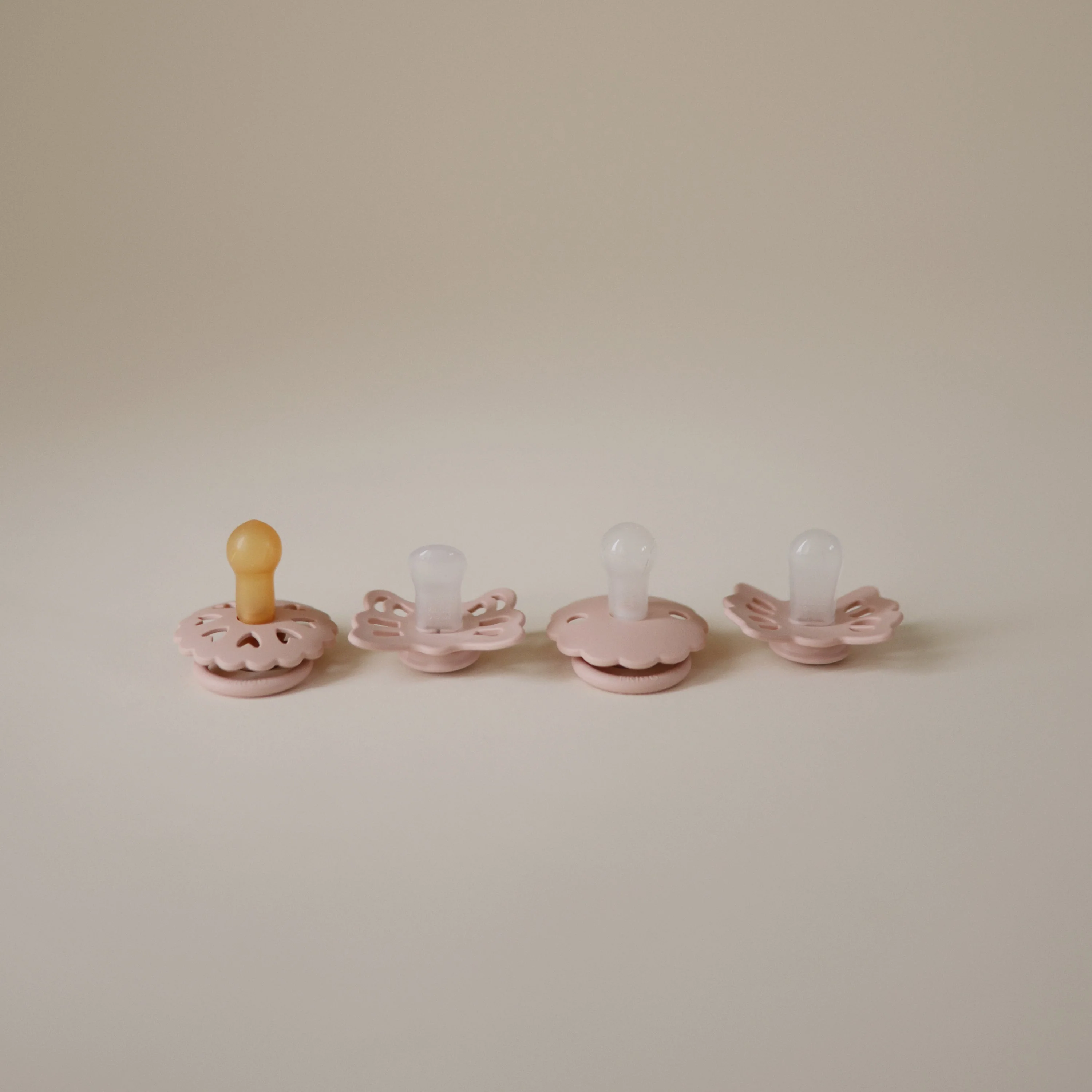 FRIGG Baby's First Pacifier Floral Heart (Blush) 4-Pack - Image 7