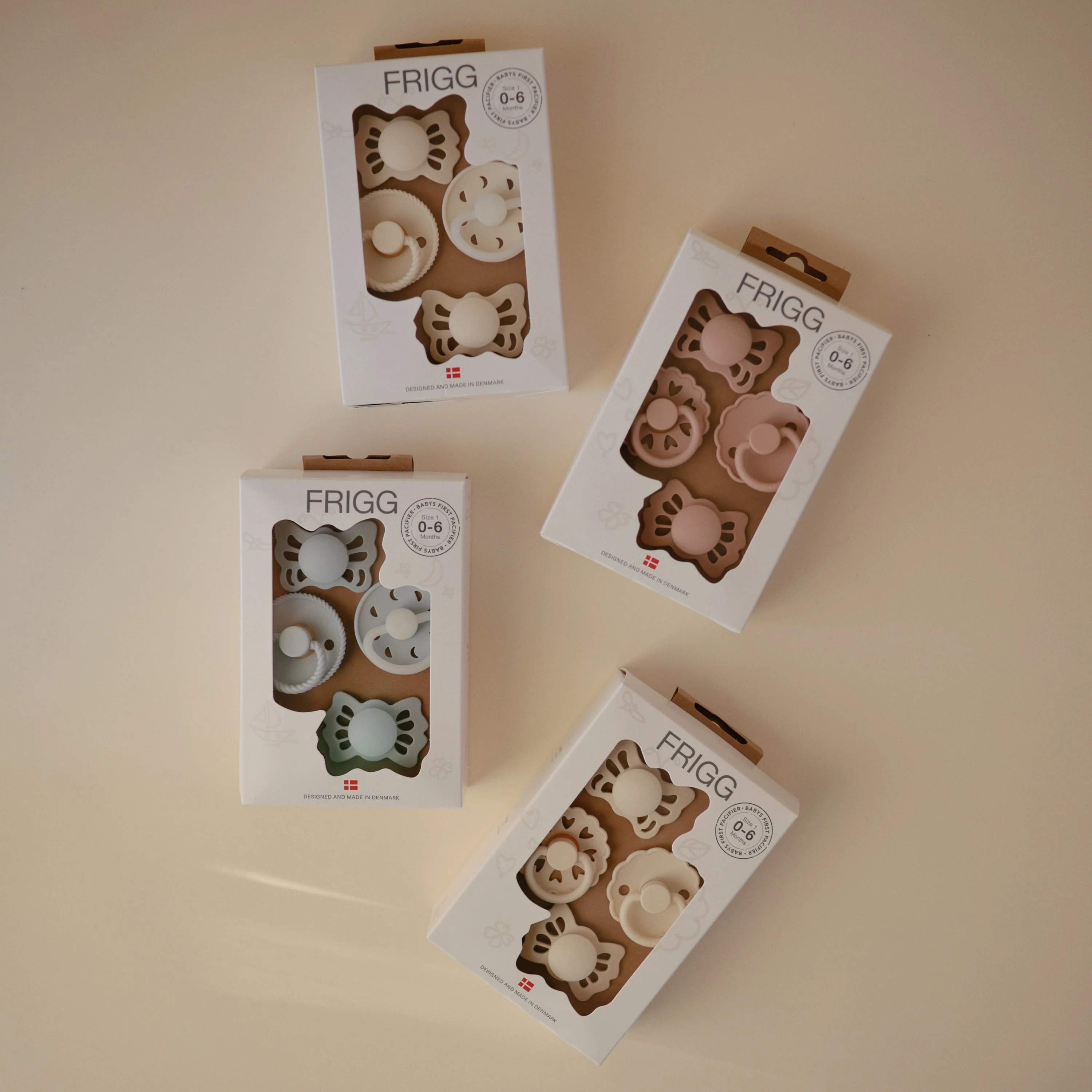 FRIGG Baby's First Pacifier Floral Heart (Cream) 4-Pack - Image 4