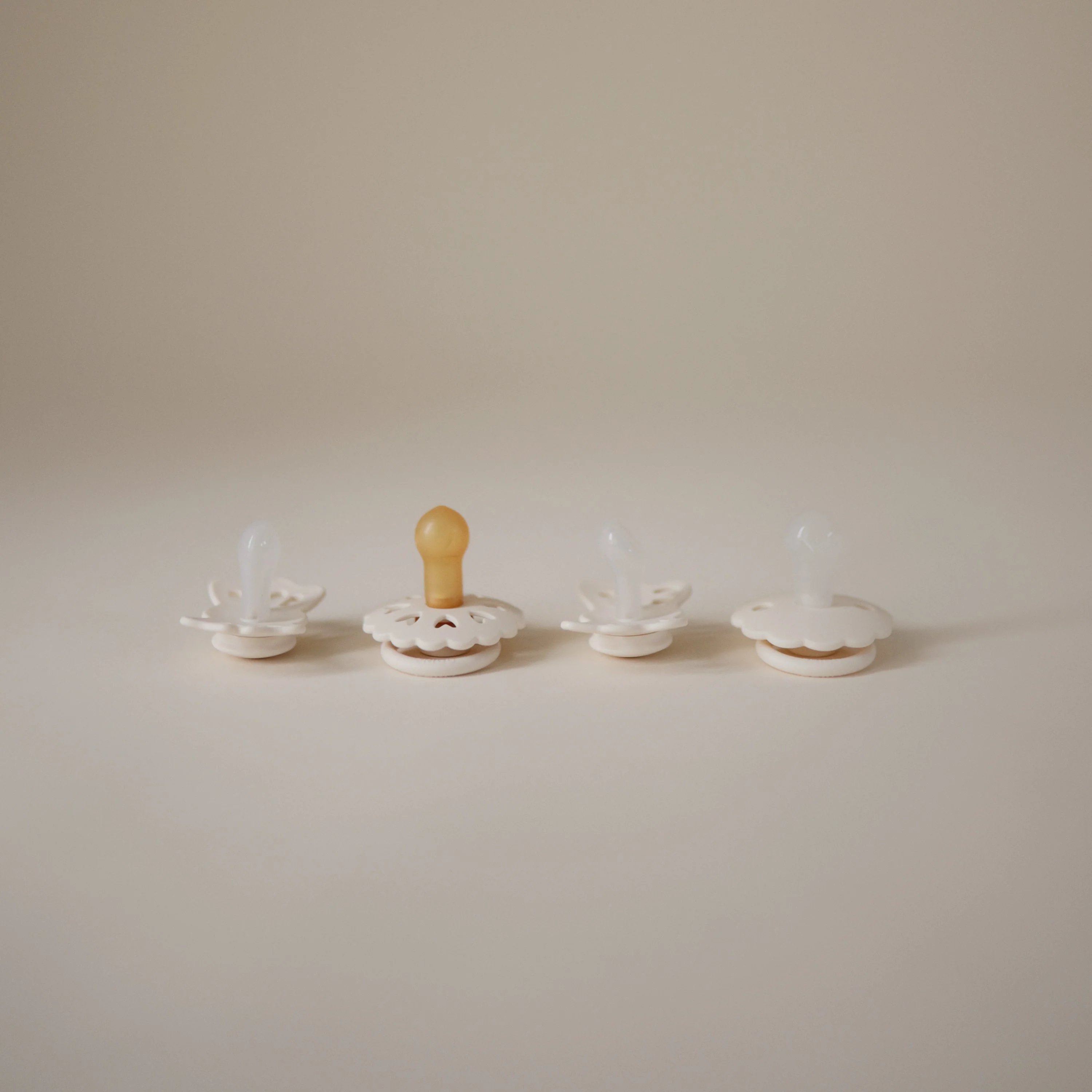 FRIGG Baby's First Pacifier Floral Heart (Cream) 4-Pack - Image 7