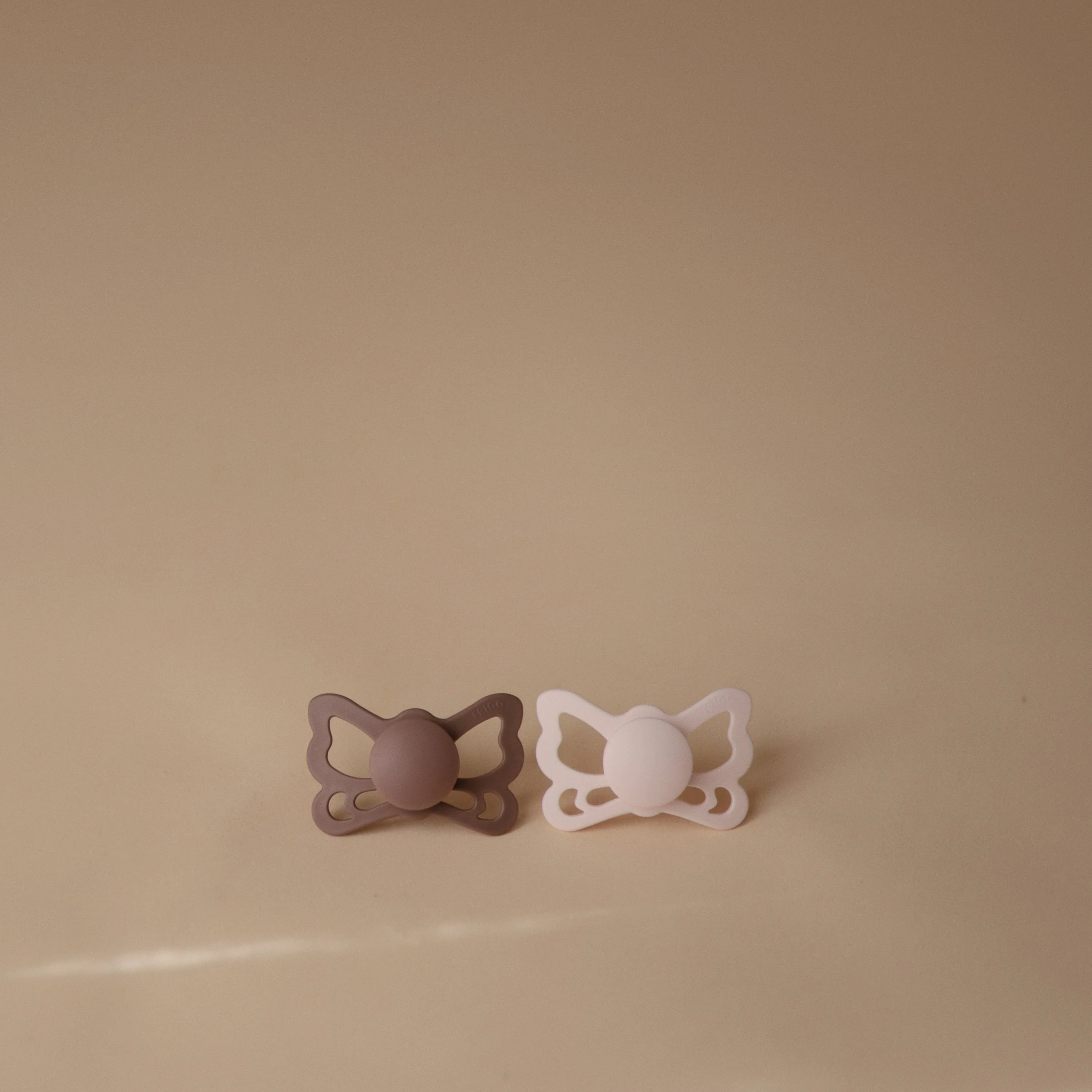 FRIGG Butterfly Anatomical Silicone Pacifier 2-Pack (6-18 Months) - Image 22