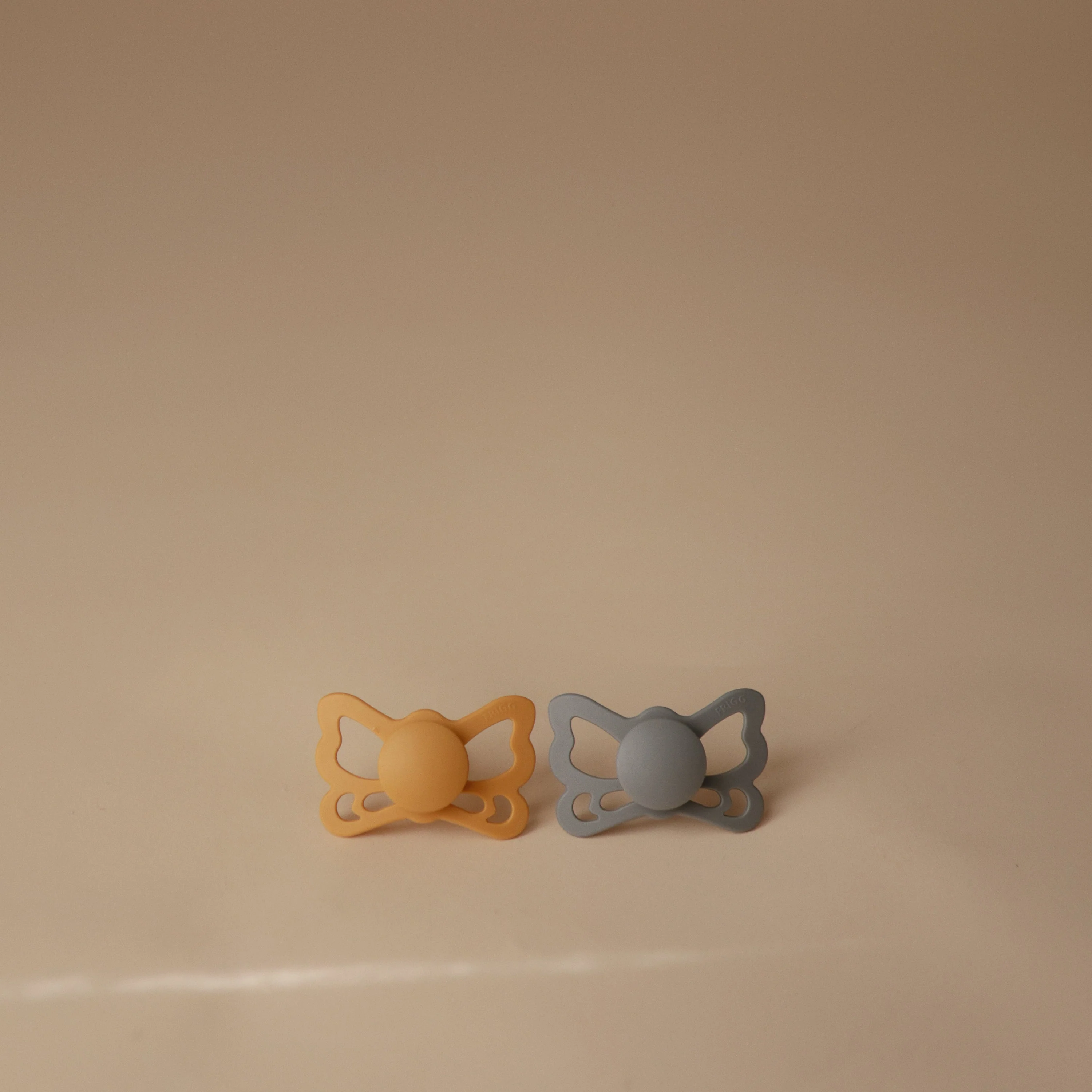 FRIGG Butterfly Anatomical Silicone Pacifier 2-Pack (6-18 Months) - Image 26