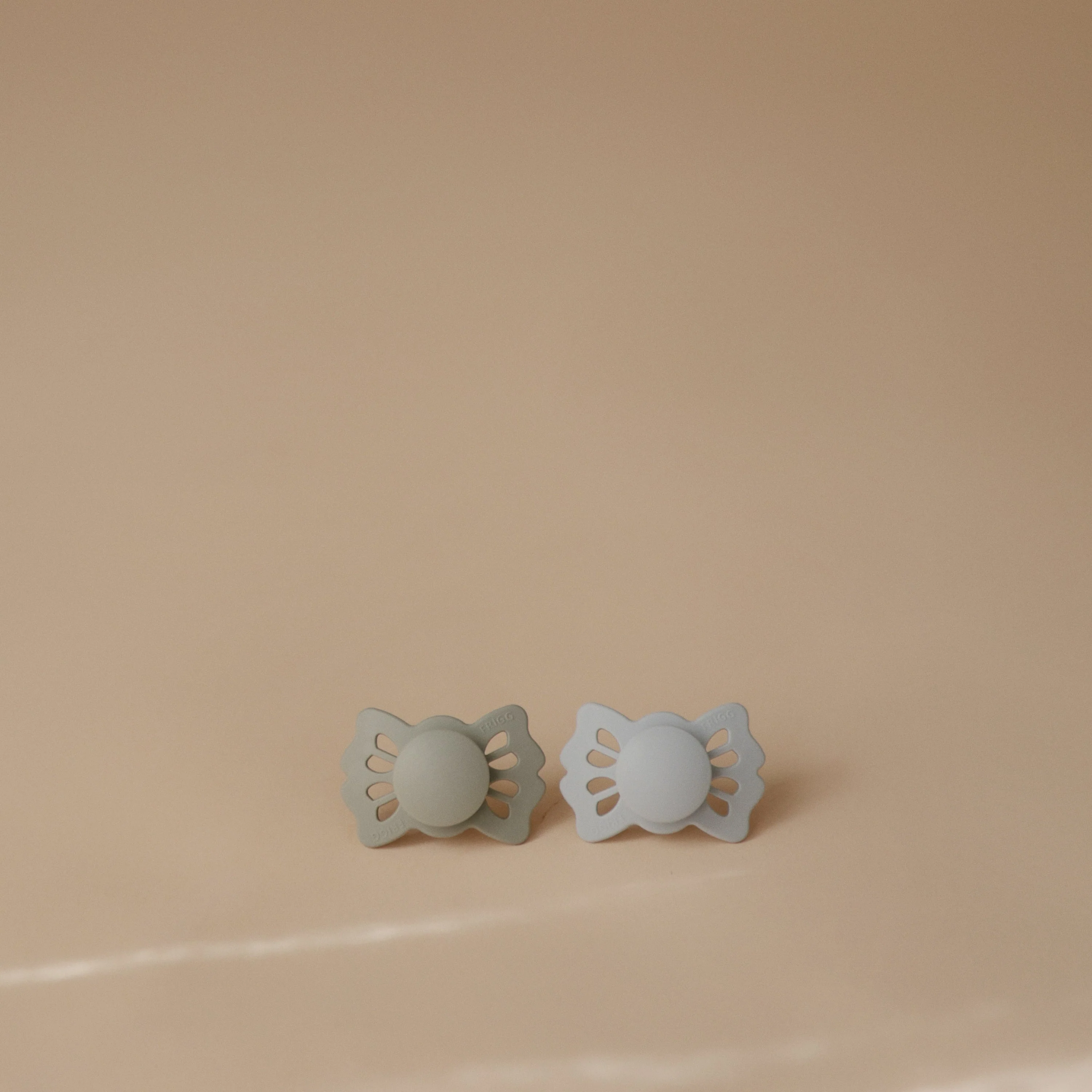 FRIGG Lucky Symmetrical Silicone Pacifier 2-Pack (0-6 Months) - Image 18