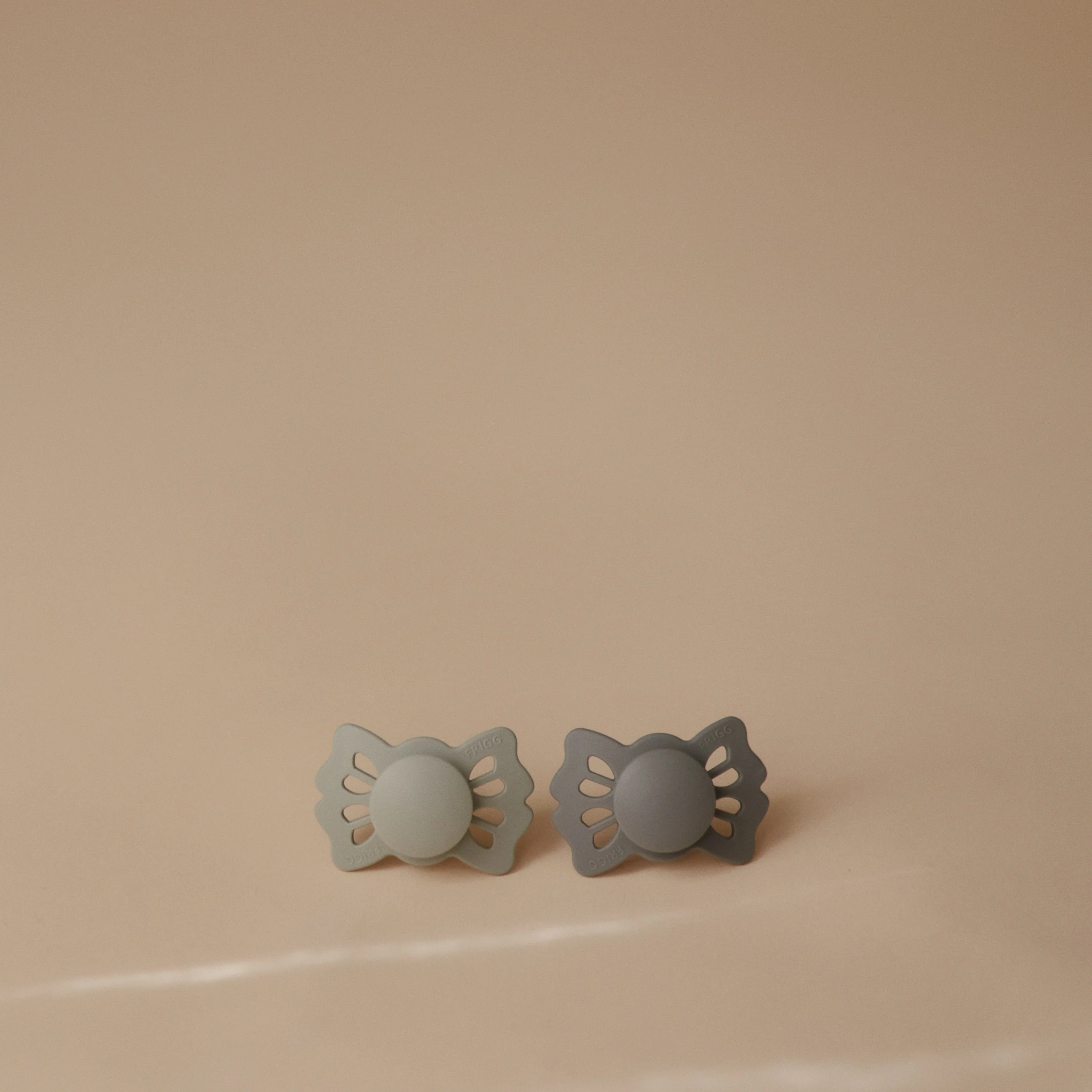 FRIGG Lucky Symmetrical Silicone Pacifier 2-Pack (0-6 Months) - Image 19