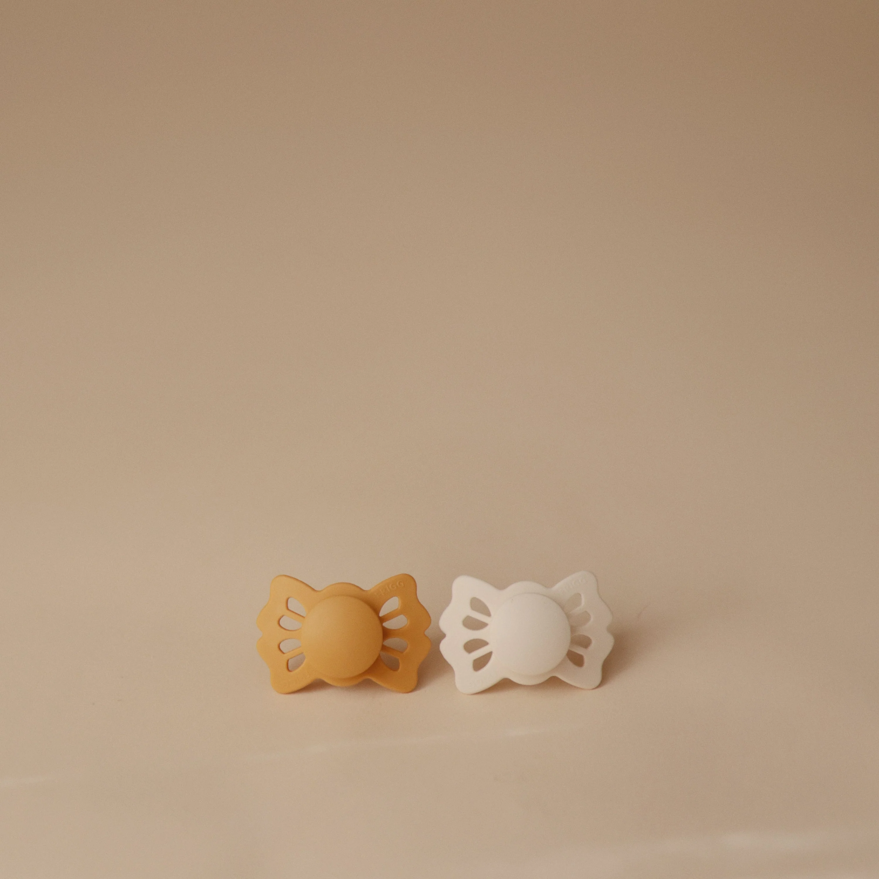 FRIGG Lucky Symmetrical Silicone Pacifier 2-Pack (0-6 Months) - Image 23
