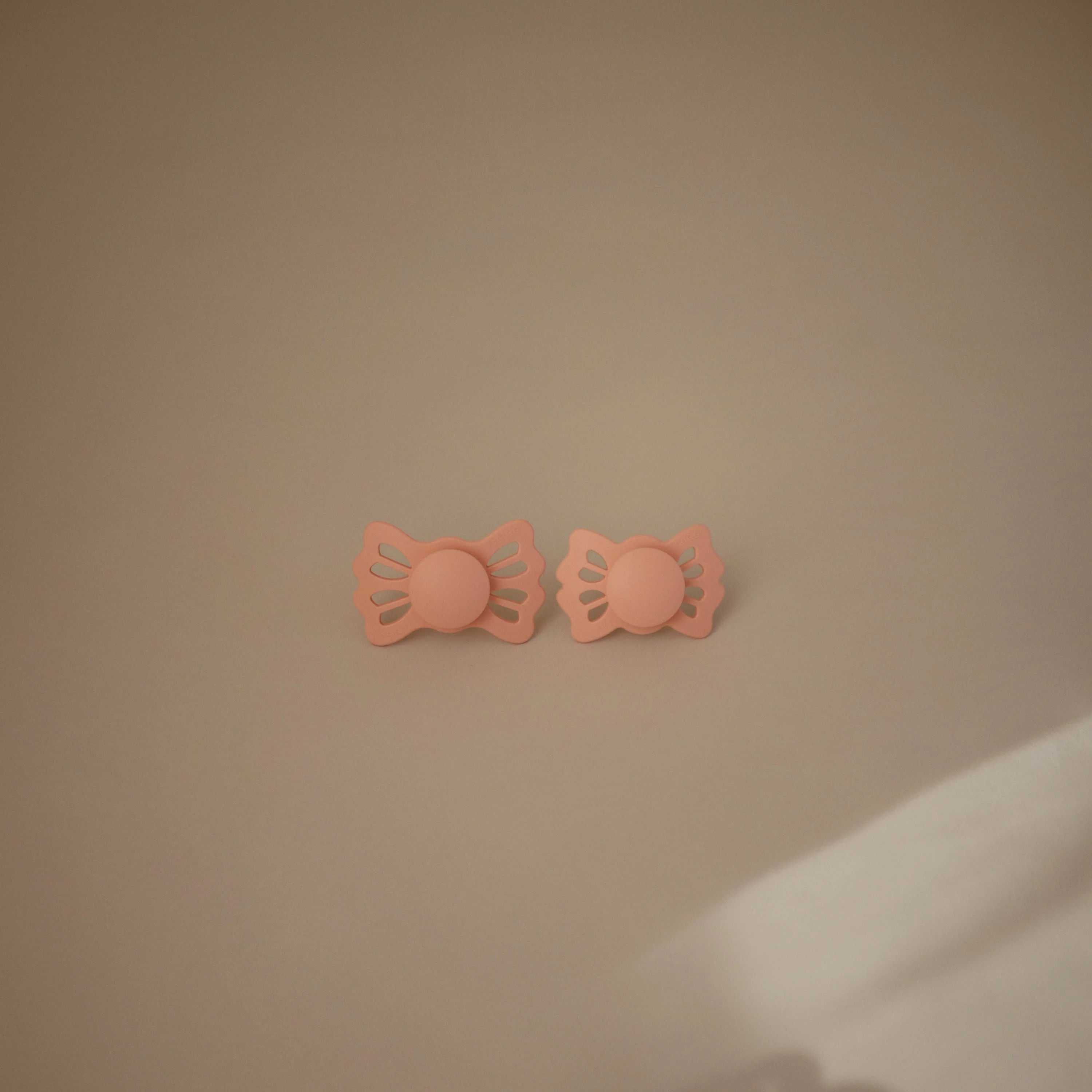 FRIGG Lucky Symmetrical Silicone Pacifier 2-Pack (0-6 Months) - Image 24