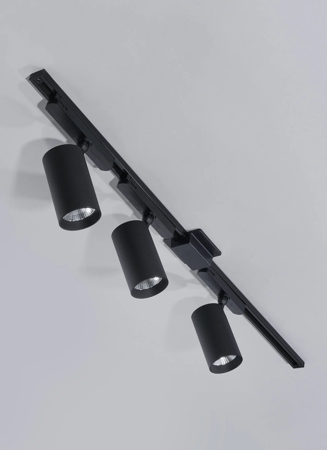 Hardwired Highland™ Track Light System - Image 14