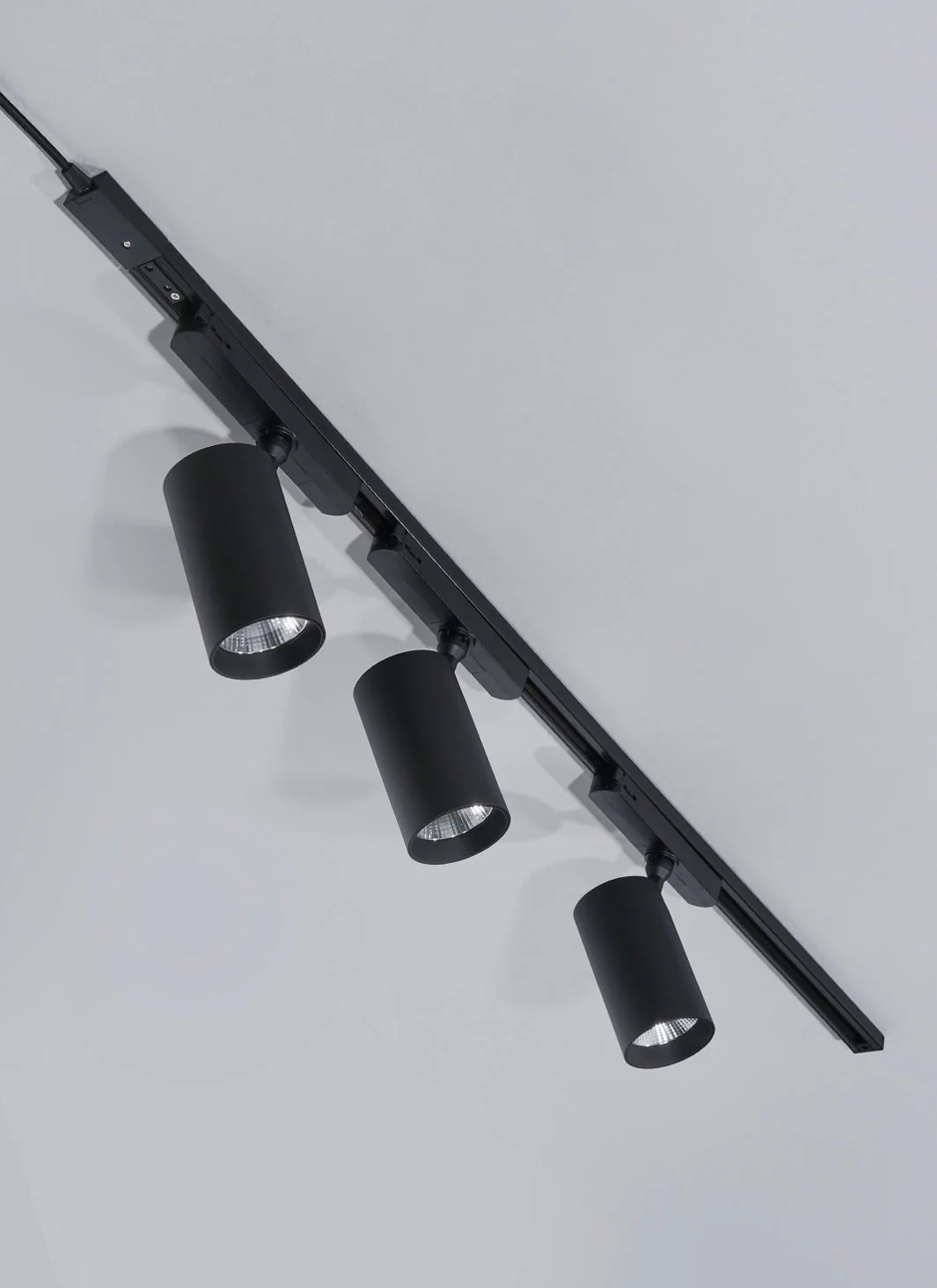 Highland™ LED Track Light System - Image 14