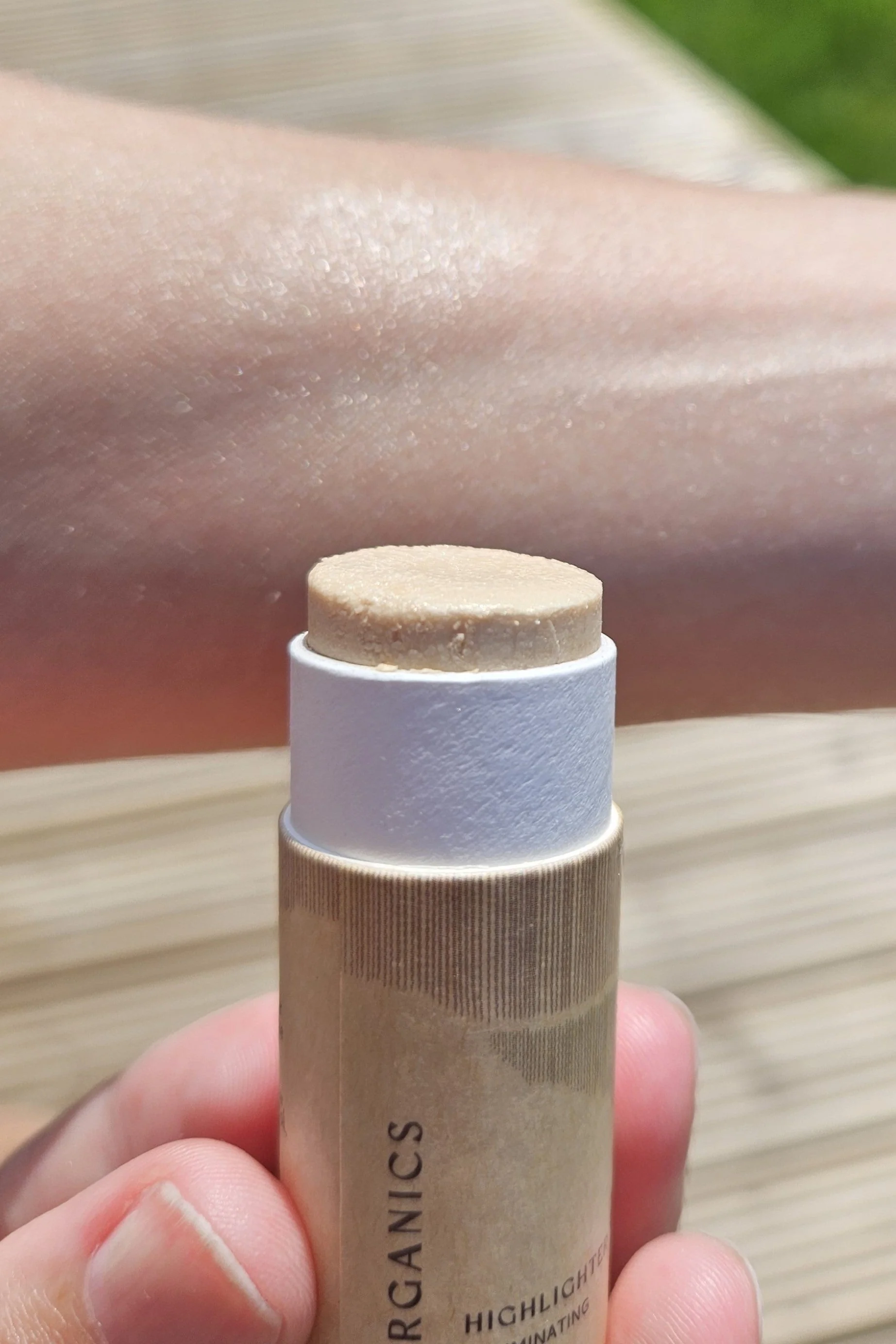 Illumi Cream Vegan Highlighter Stick - Image 9