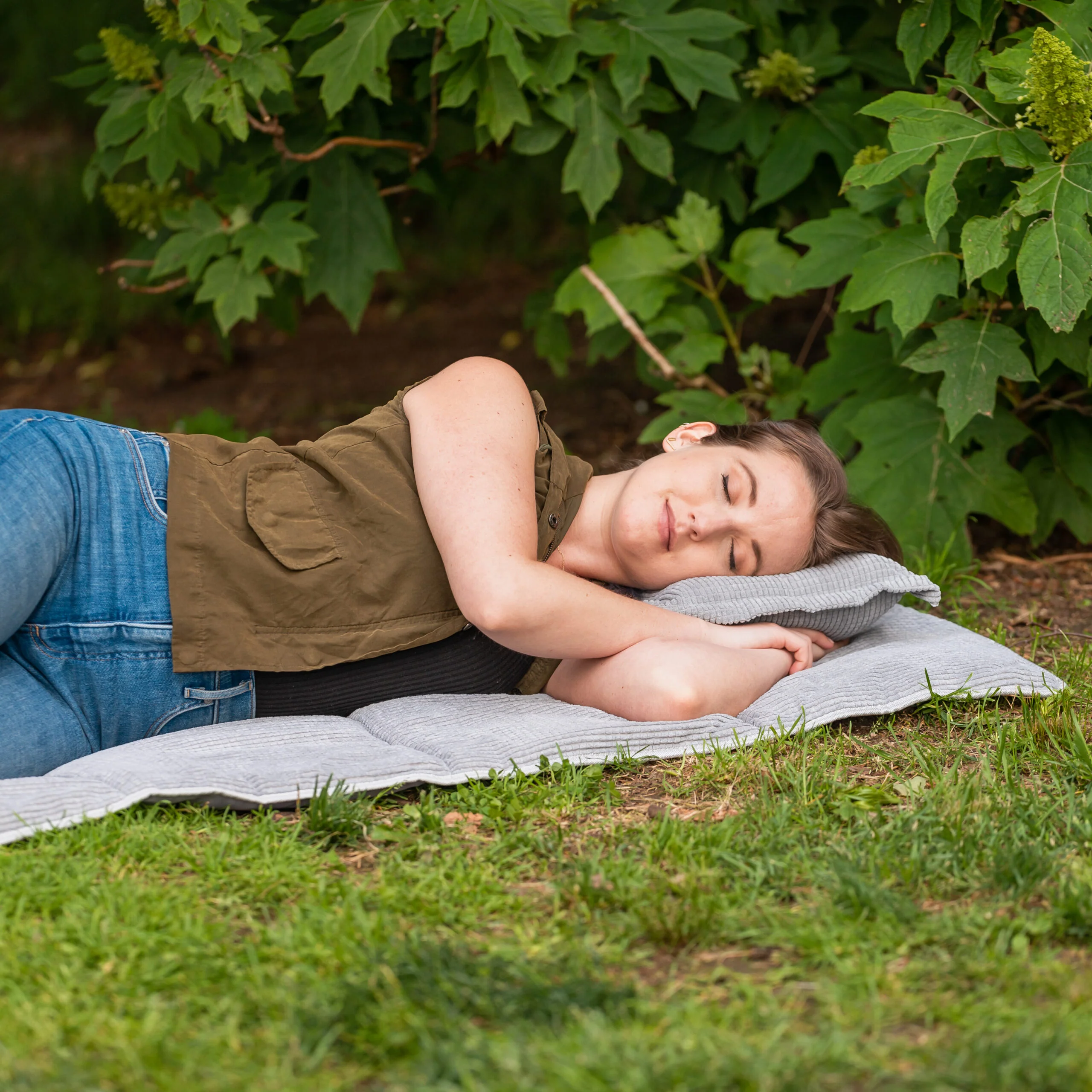 Mattress Pad and Pillow for Camping Cots - Image 12