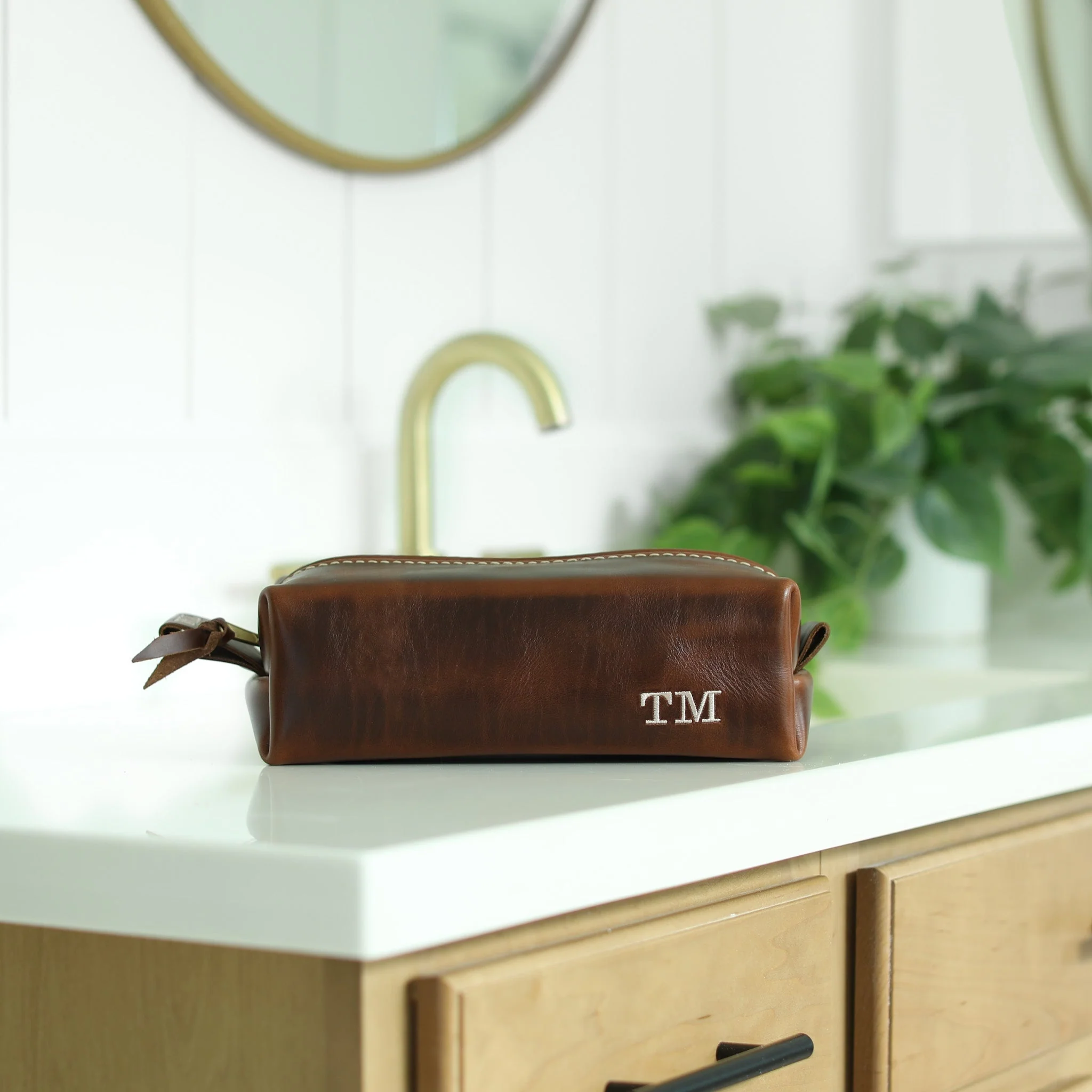 Minimalist Shave Bag by Lifetime Leather Co - Image 2