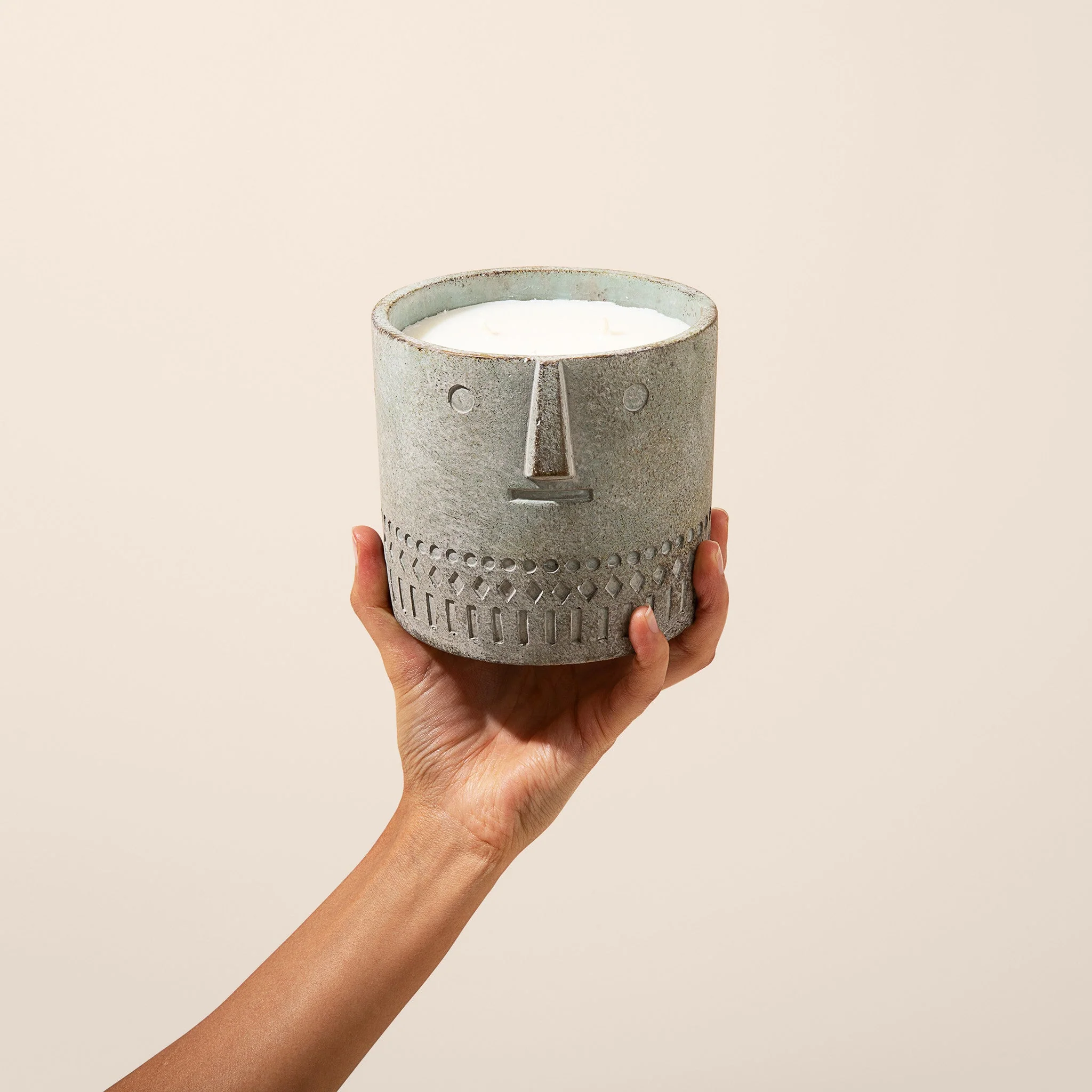 Natural Vanilla Orchid Stone Face Candle 27oz - Image 5