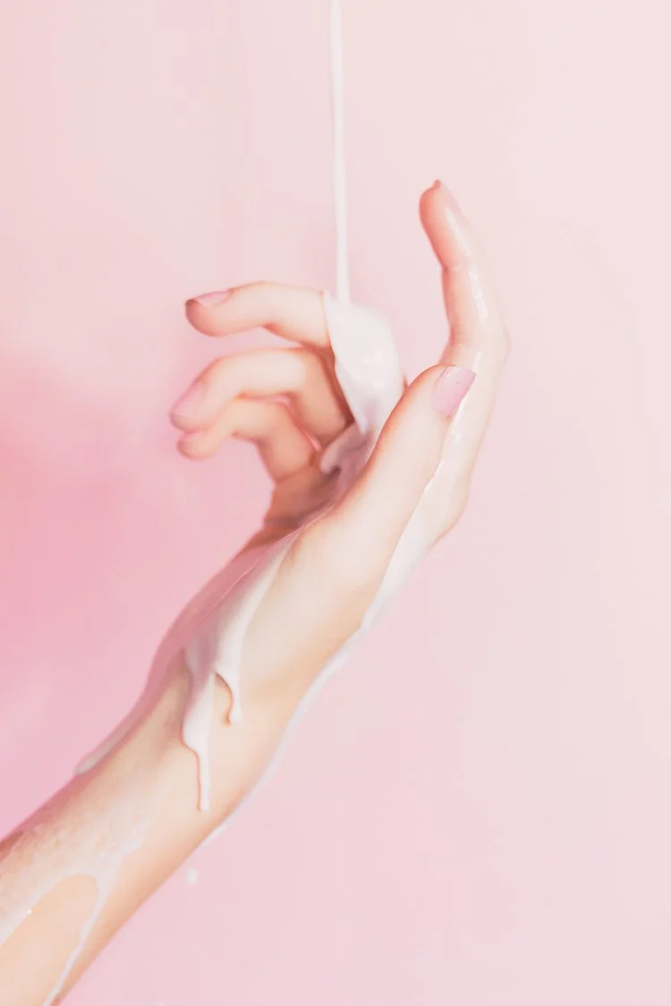 No. 1 RESET - Rose & Silk Cleansing Milk - Image 3