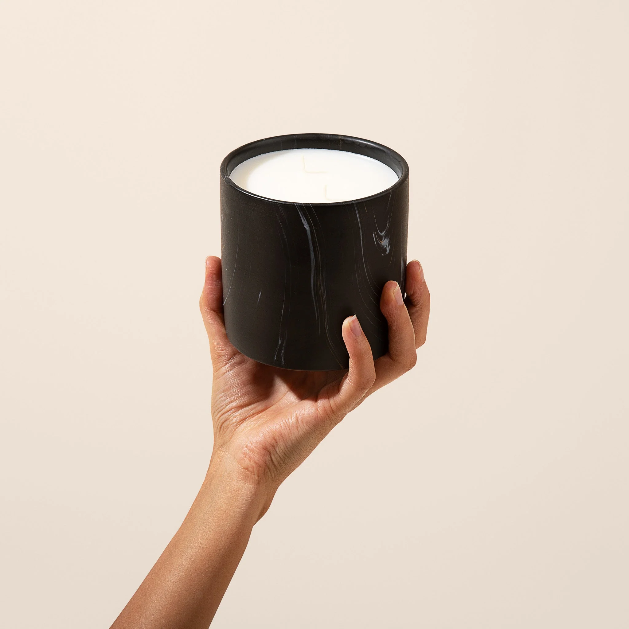 Passionate Fruit Black Marquina Candle 17oz - Image 5