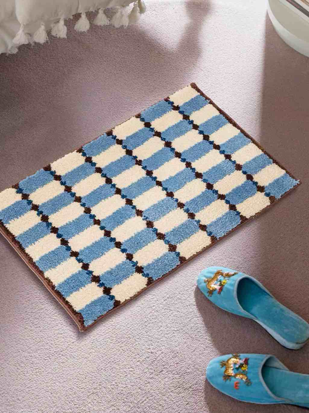 Retro Checker Bath Rug, Machine-washable, Ultra Soft & Absorbent - Image 3