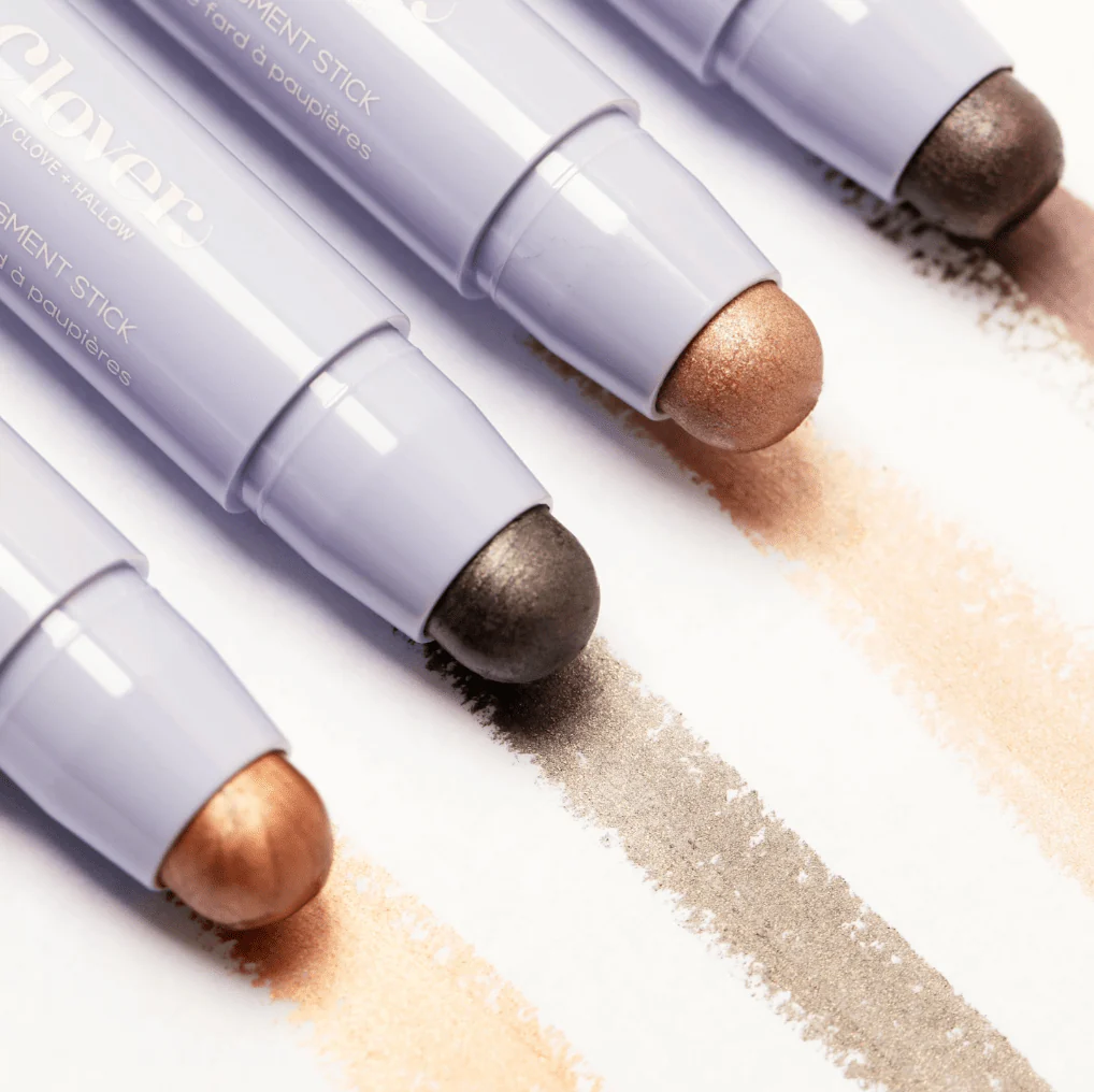 Sarah's Makeup Essentials - Image 8