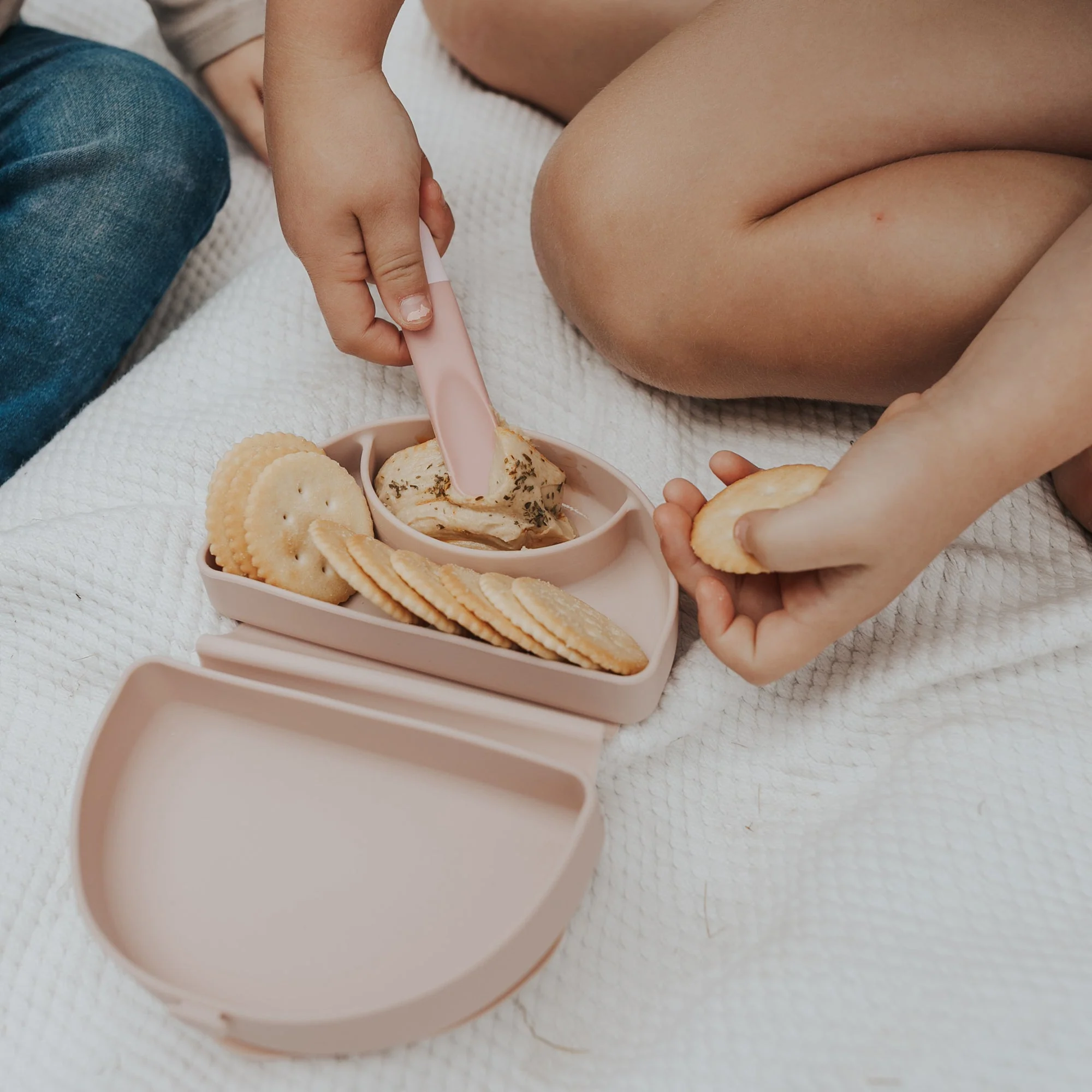 Silifold: Compact Children's Portable Plate - Pink Salt by Miniware - Image 3