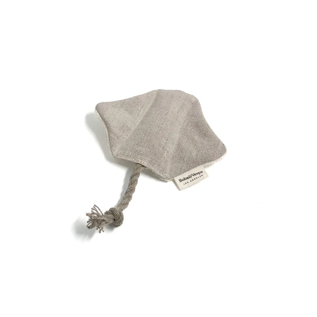 Stingray Cat Toy in Cotton with Buckwheat for Crinkles and Organic Catnip - Image 2