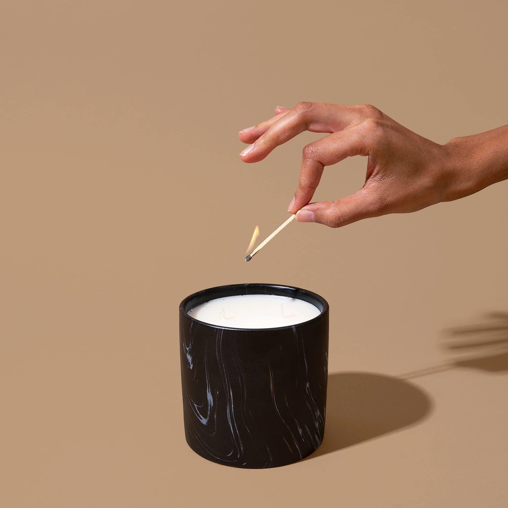 Unscented Black Marquina Candle 17oz - Image 3