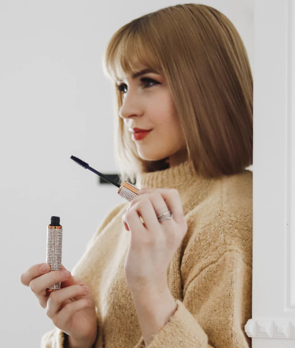 Volume Mega Mascara - for Bold Lashes - Image 11