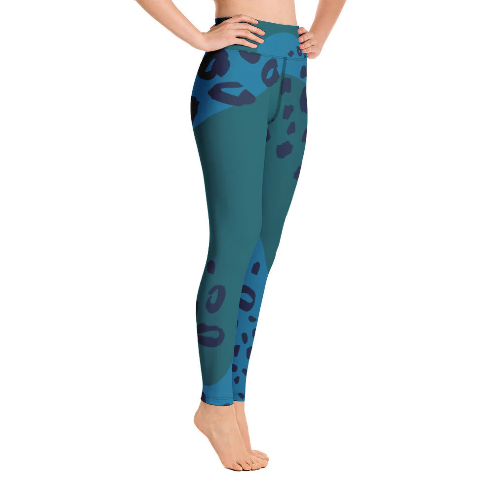 Women's Tropical Leopard Shark Yoga Leggings - Image 4